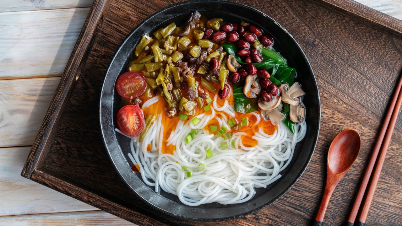 18 Surprisingly Healthy Rice Noodle Recipes