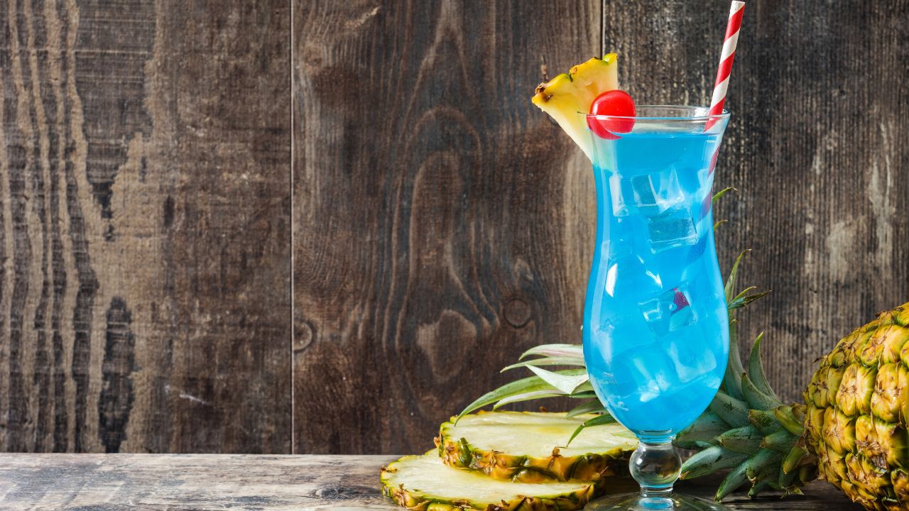 23 Of The Tastiest Hawaiian Cocktails