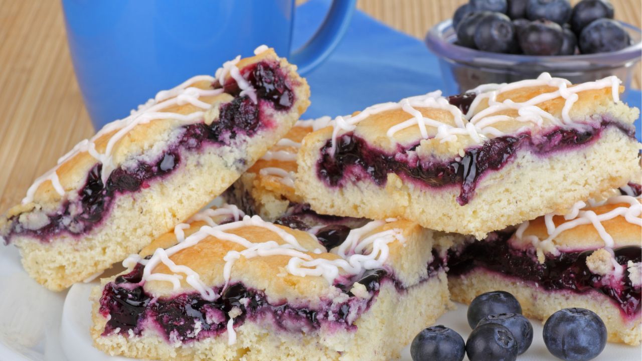 24 Best Blueberry Desserts (+ Easy Recipes)