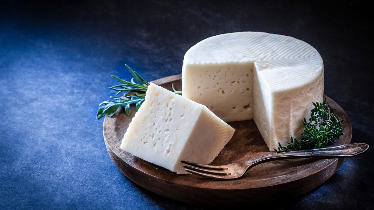 8 Substitutes For Goat Cheese