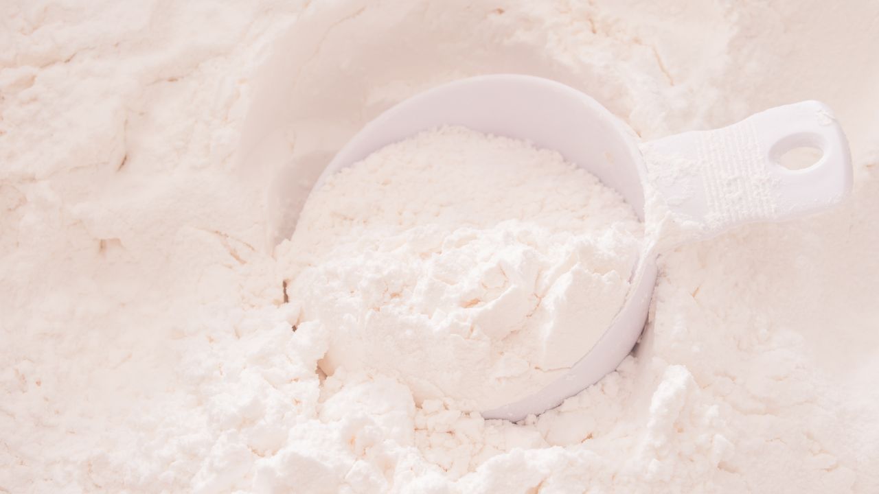 All-Purpose Flour Vs Self-Rising Flour (What’s The Difference?)