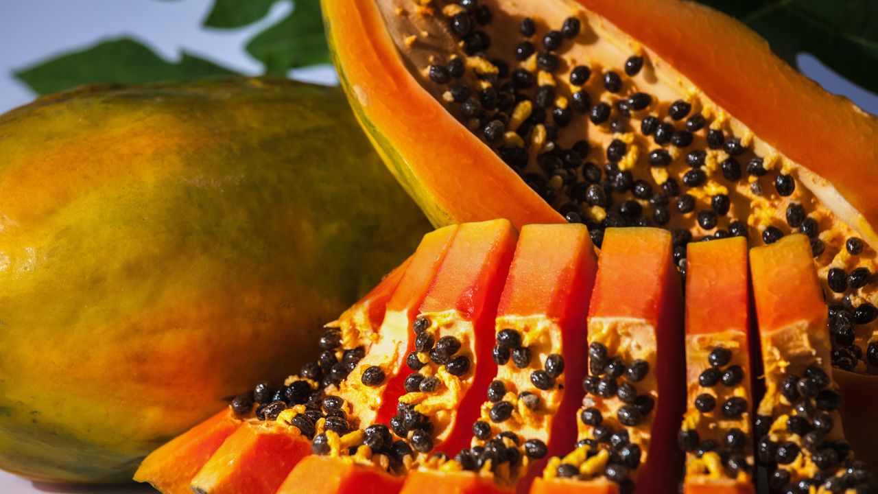 How to Tell If a Papaya Is Ripe