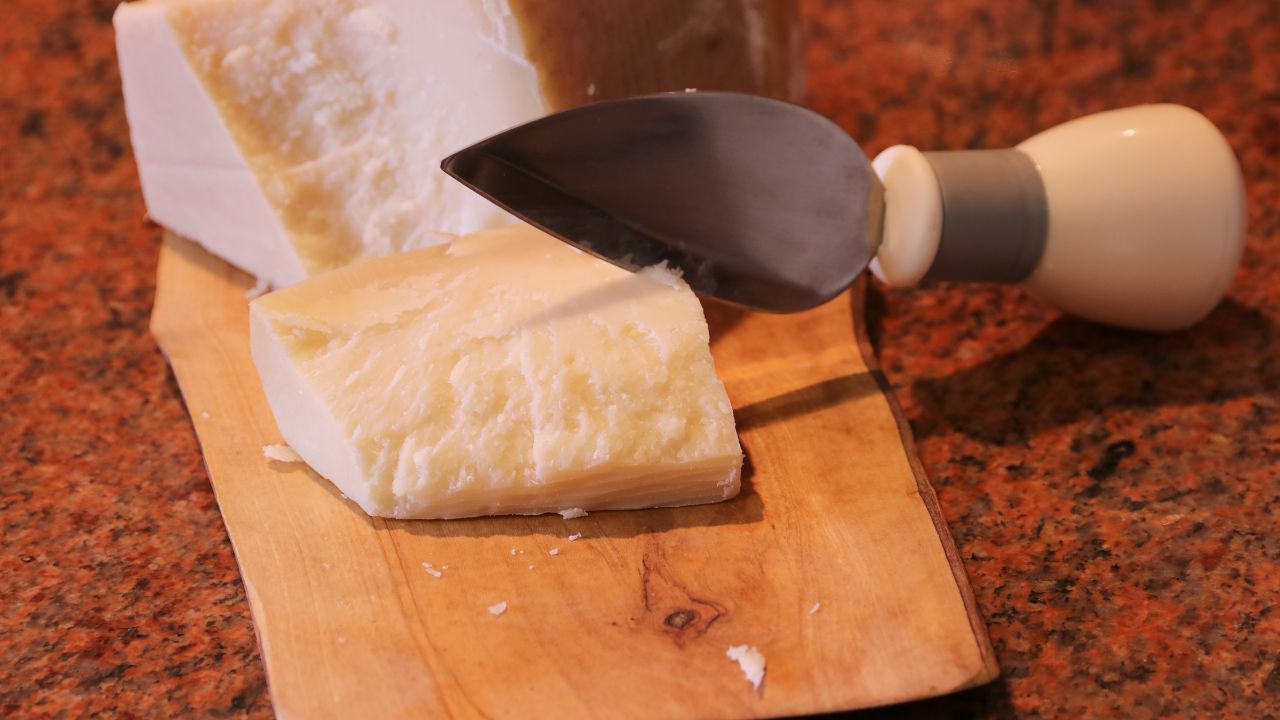 5 Amazing Substitutes for Grana Padano Cheese
