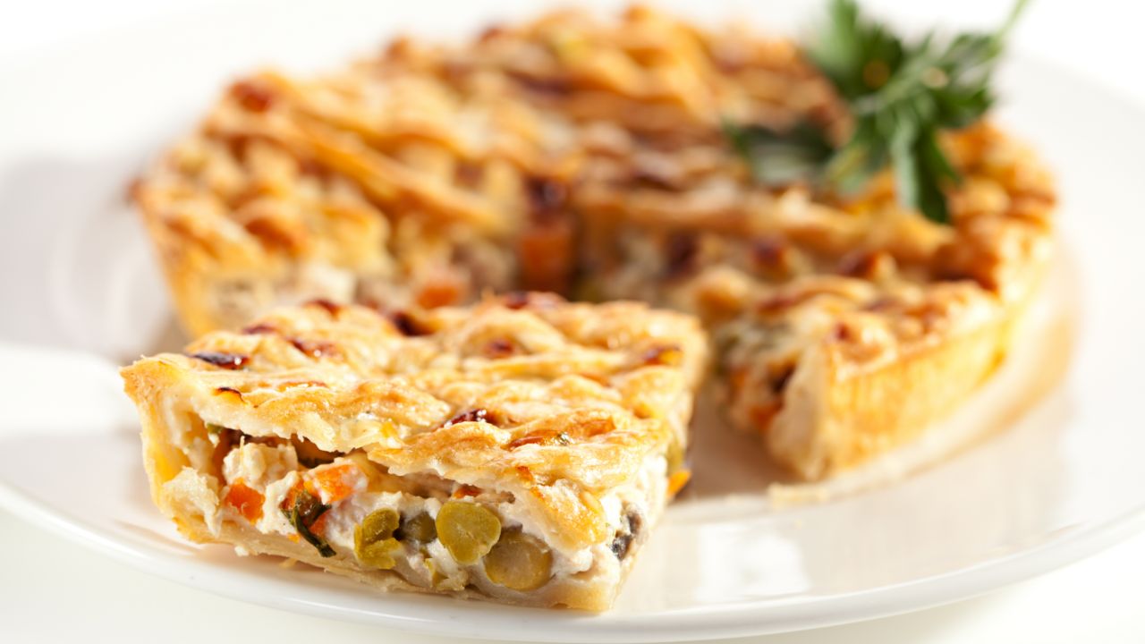 What to Serve with Chicken Pie, 18 delicious side dishes