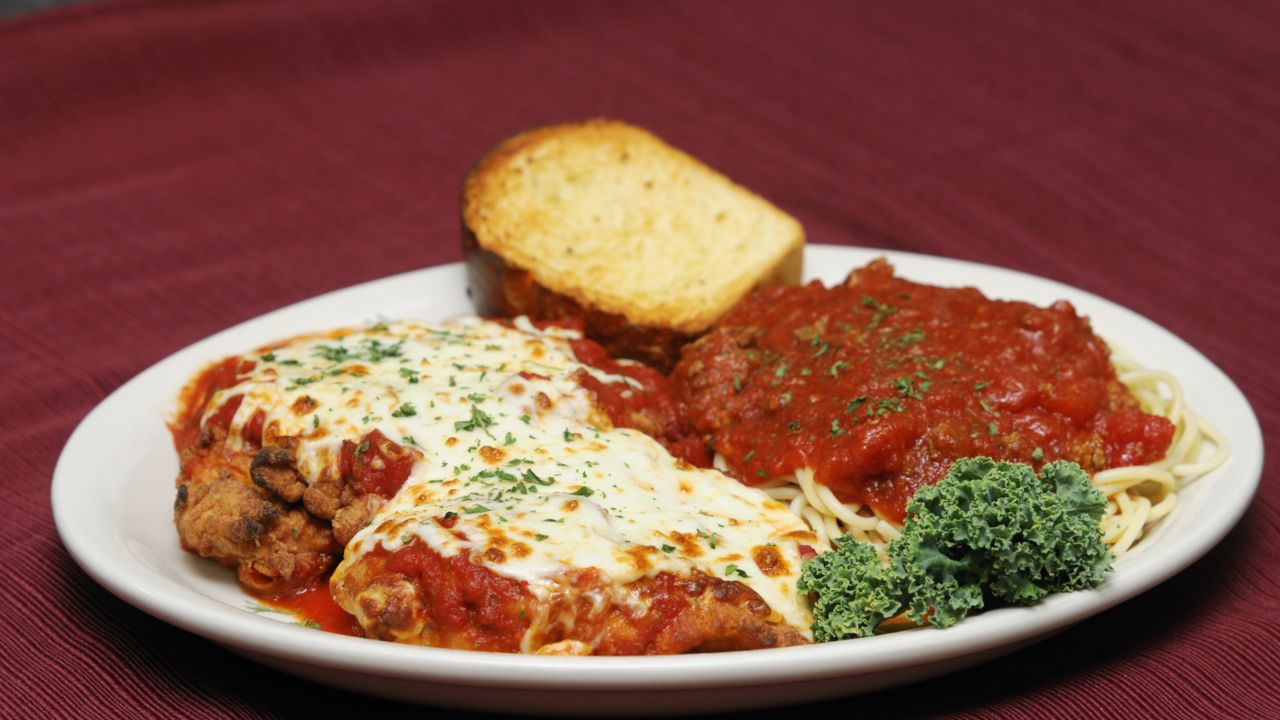 16 Best Side Dishes To Serve With Chicken Parmesan