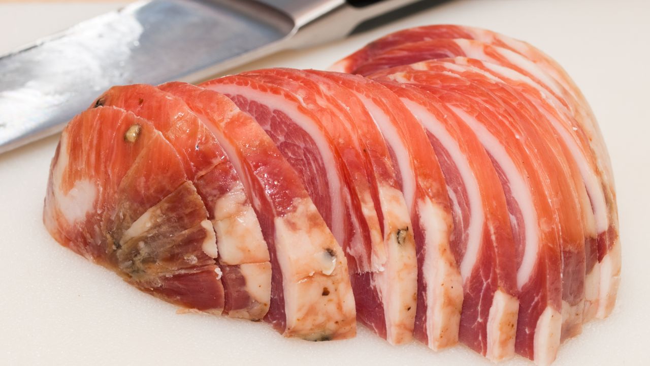 28 Perfect Pancetta Recipes (+ Delicious Dinner Ideas)