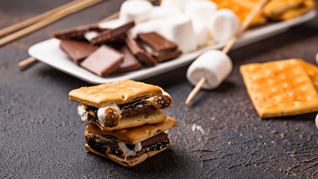 Amazing Graham Cracker Desserts You Need To Try