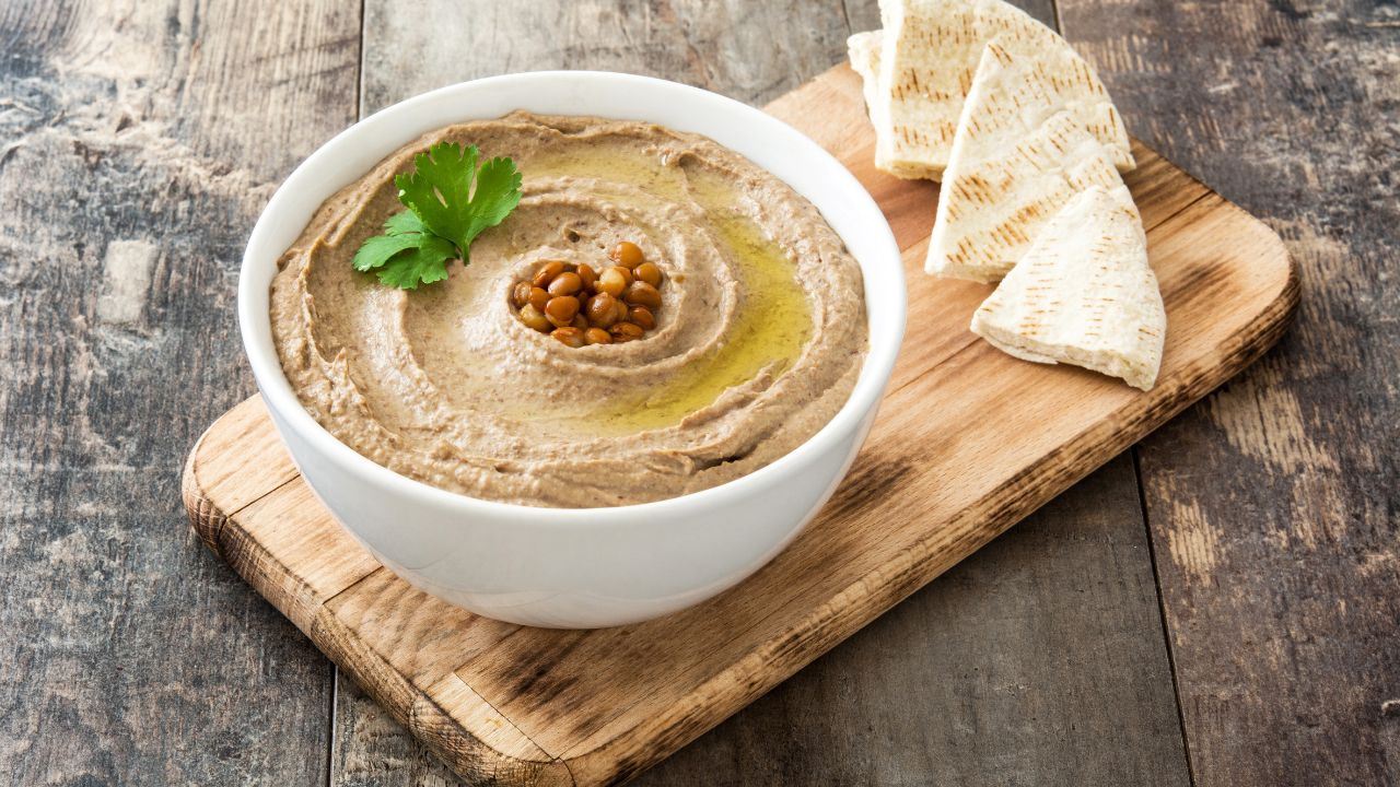 The Ideal Foods To Eat With Hummus (1)