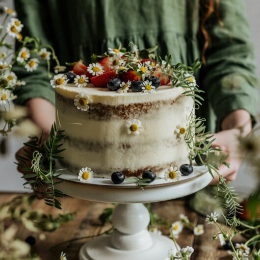 28 Stunning Summer Cake Recipes