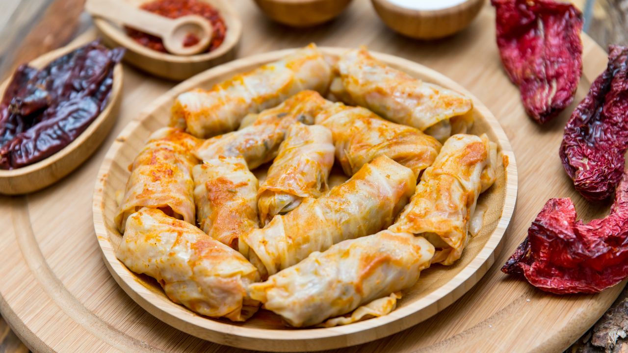 39 Easy Dinner Ideas Using Cabbage