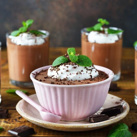 20+ Easy And Delicious Whipped Cream Dessert Recipes