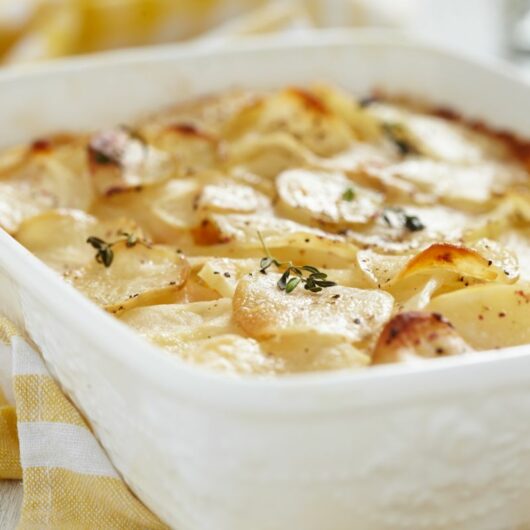 What You Should Serve With Scalloped Potatoes