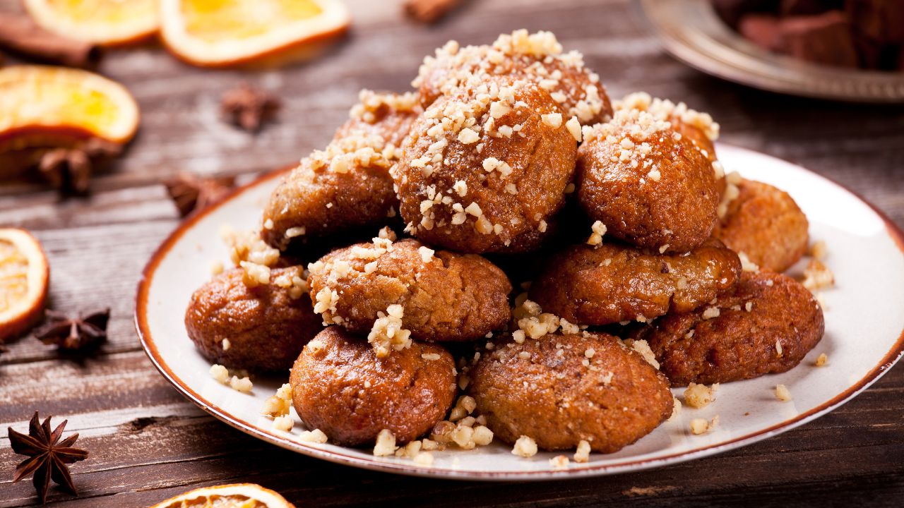 13 New Year’s Eve Cookies For Your Party
