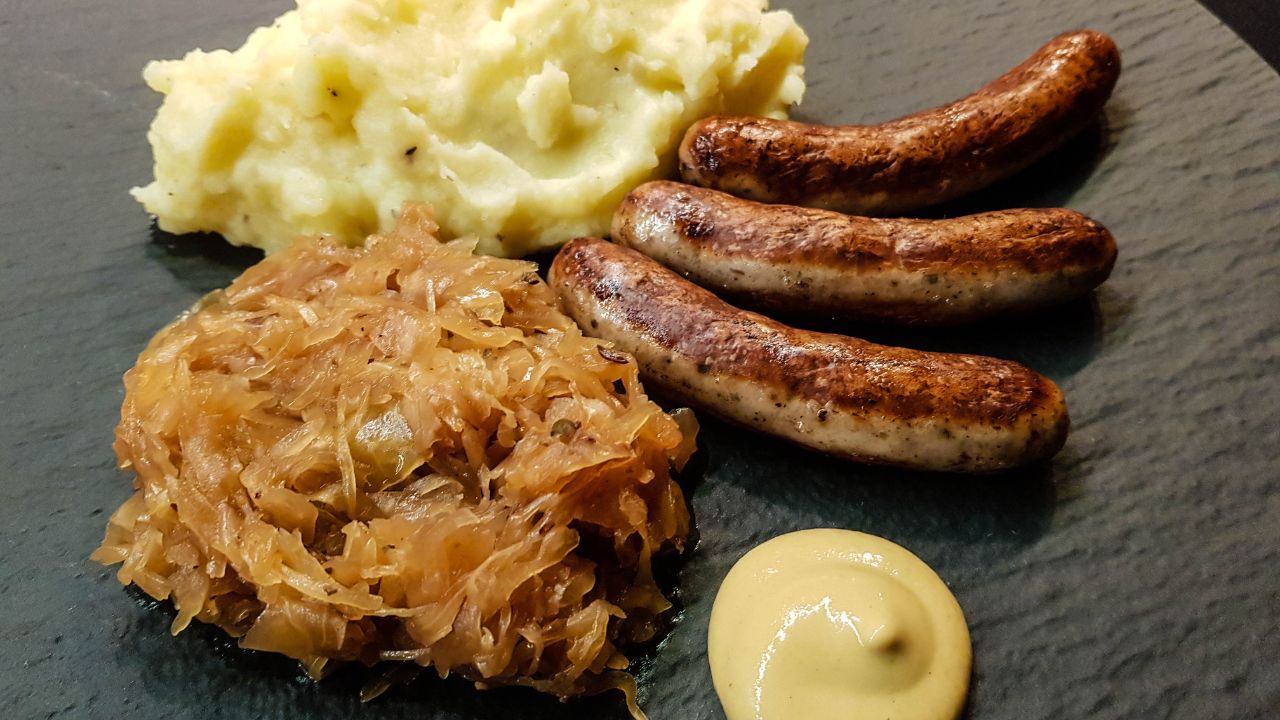 17 Delicious Side Dishes You Can Serve With Bratwurst