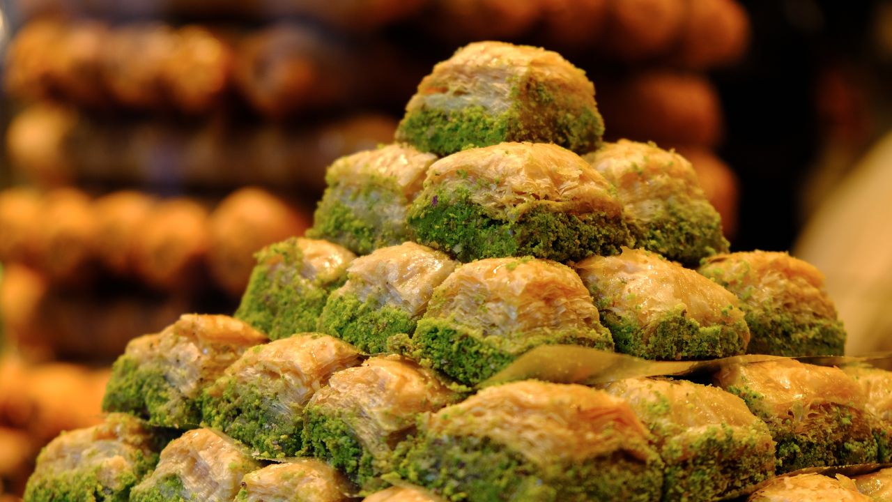 25 Delicious Pistachio Desserts
