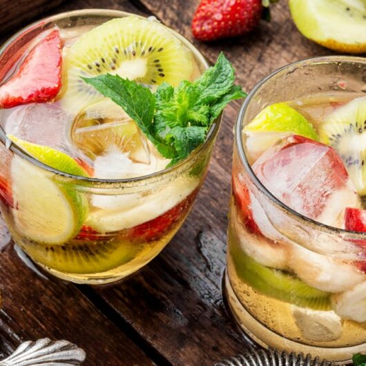 25 Of The Best Fruity Alcoholic Drinks To Sip Poolside