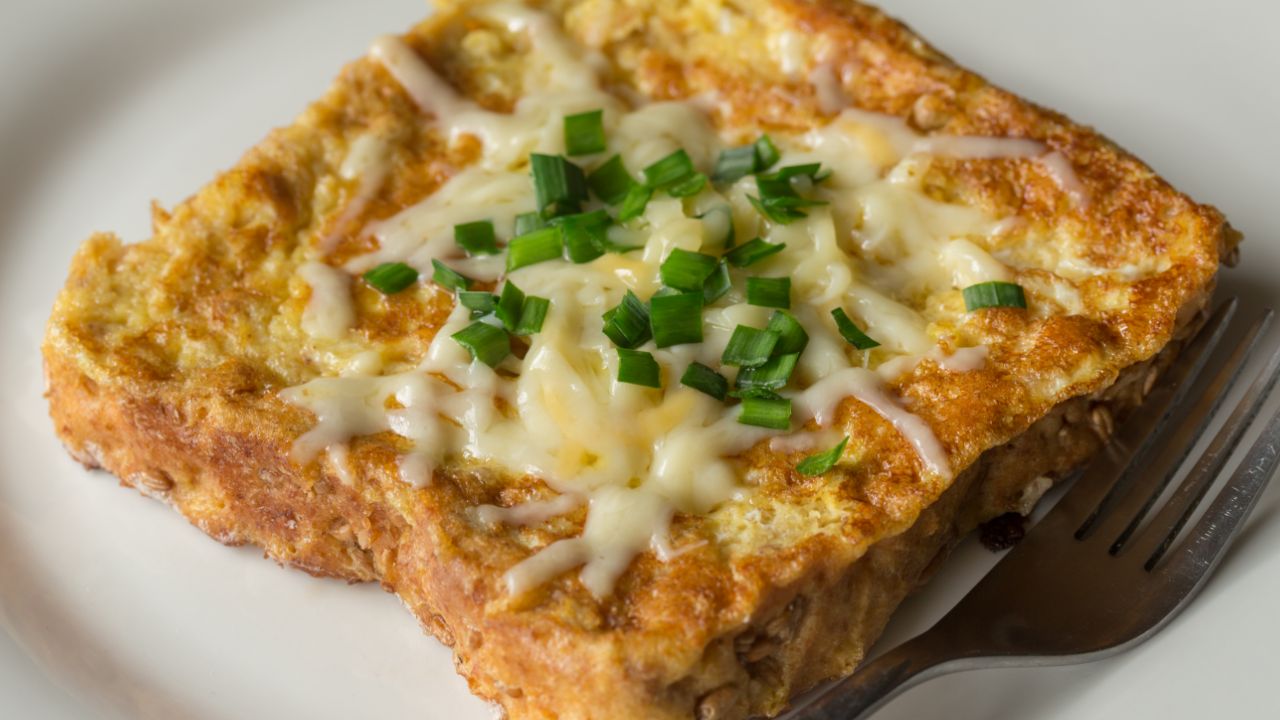 30 Sweet And Savory French Toast Toppings