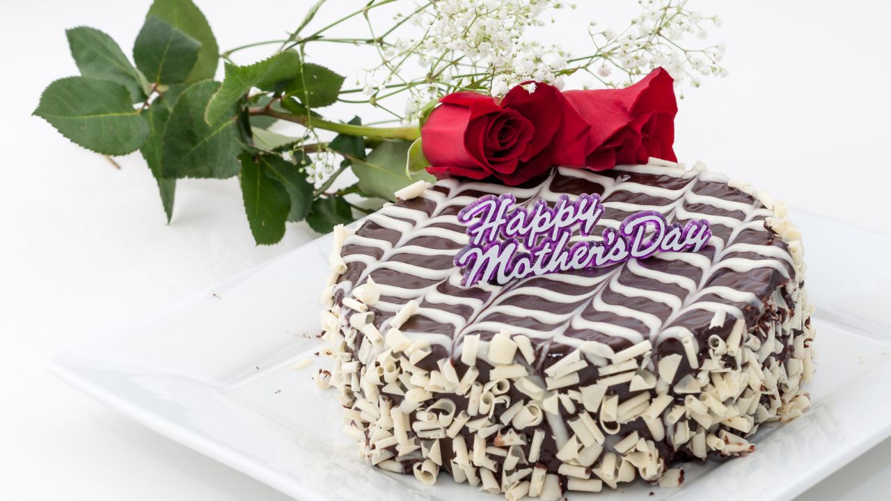 70 Incredible Mother’s Day Cakes For That Special Someone