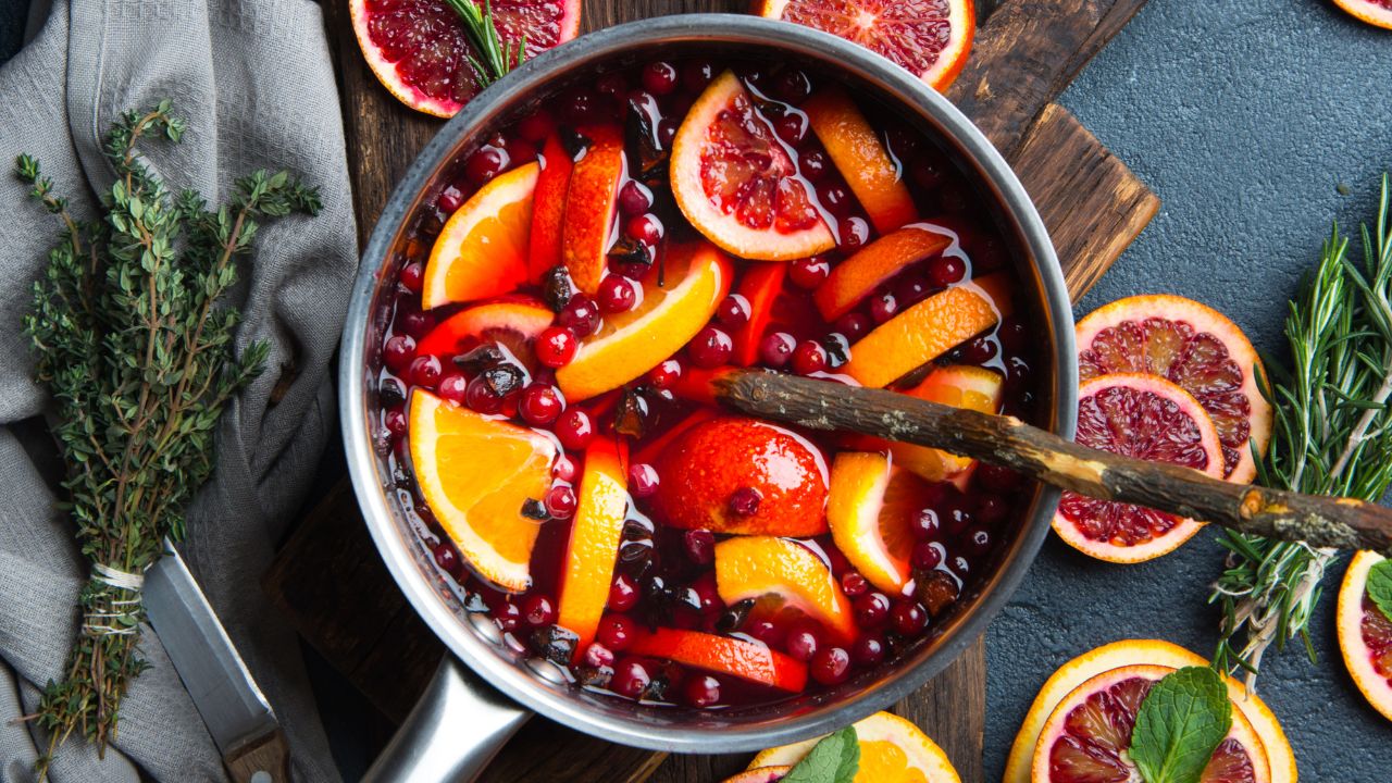 28 Festive Christmas Punch Recipes