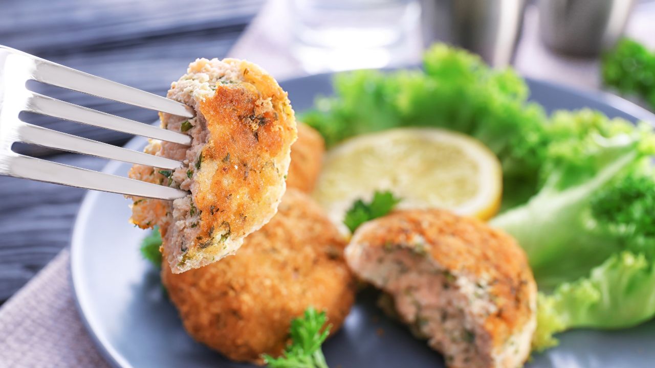 What To Serve With Salmon Patties: 16 Delicious Sides