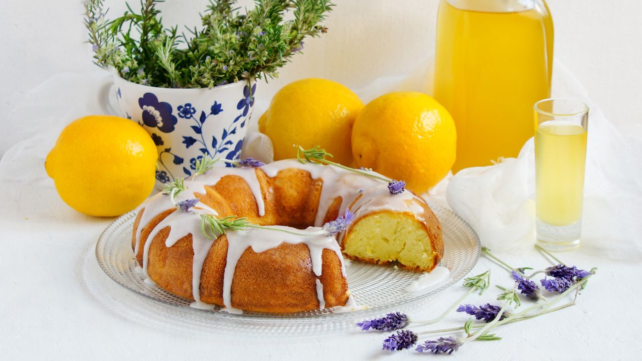 28 Of The Most Amazing Boozy Cake Recipes With Liqueur, Wine And More!